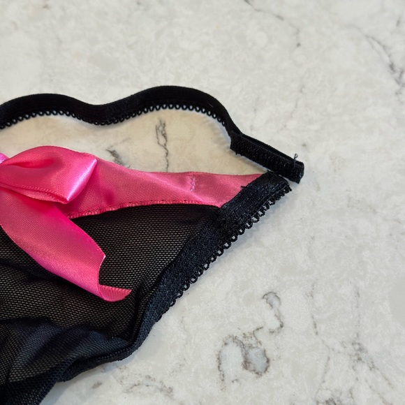 NWOT Black Babydoll with hot pink trim, matching underwear and bow collar - Picture 3 of 7